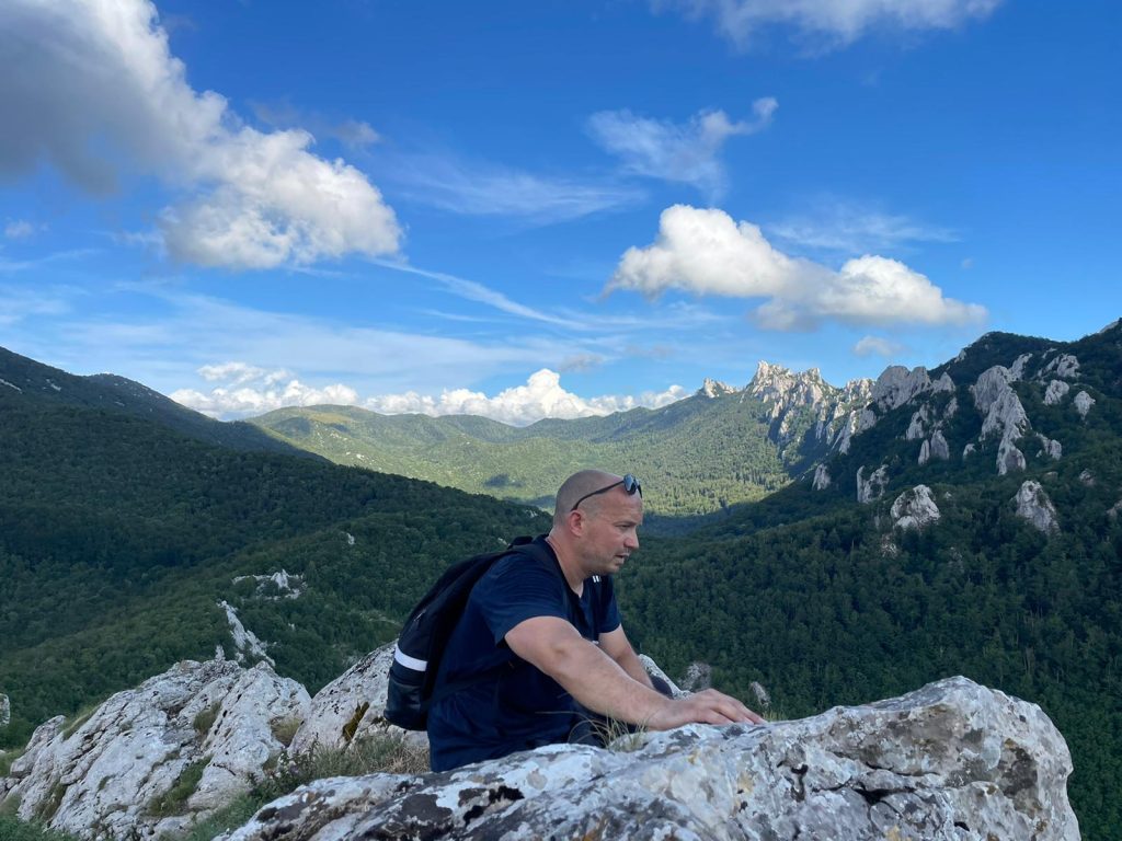 kretanje po zahtjevnom planinarskom terenu