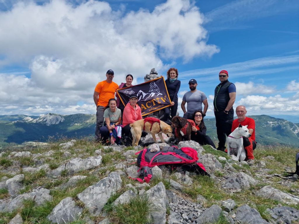 pogled s vrha planine planinarenje iskustvo priroda visina