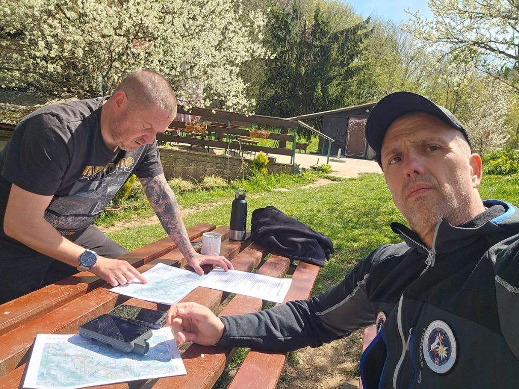 planiranje planinarskog izleta karta oprema priprema planinarenje