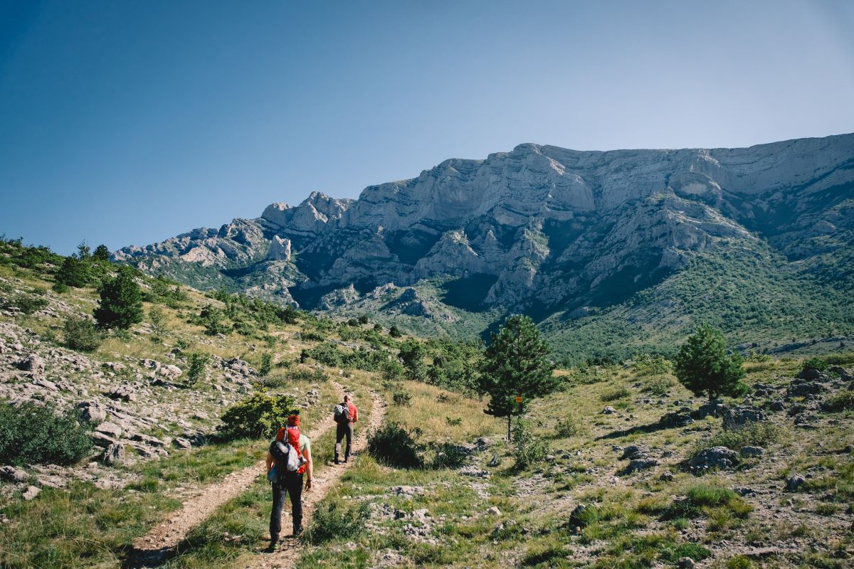 planinarenje u Hrvatskoj planinska staza pogled priroda